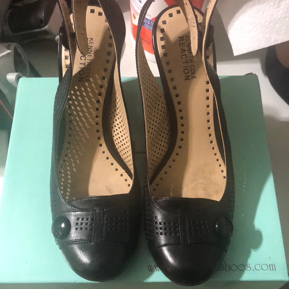 Kenneth Cole reaction wedge heel